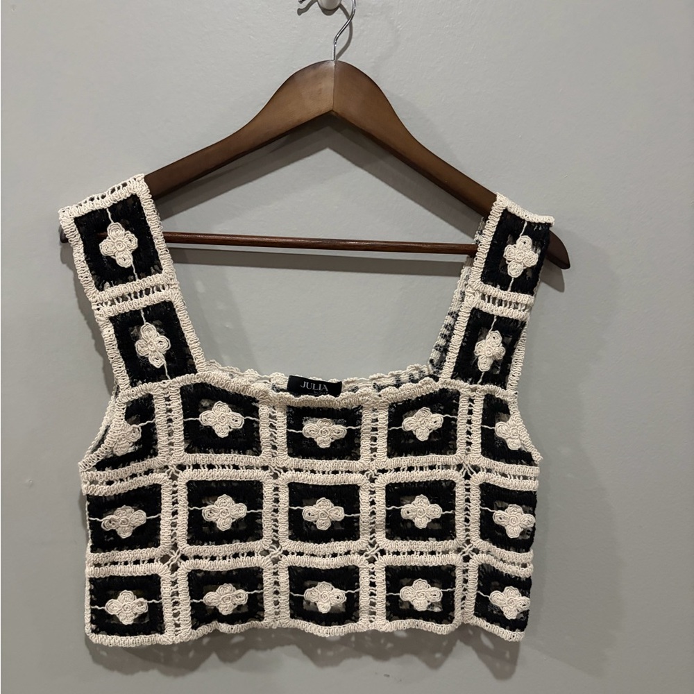 Julia Black & White Crochet Granny Square Crop Top S